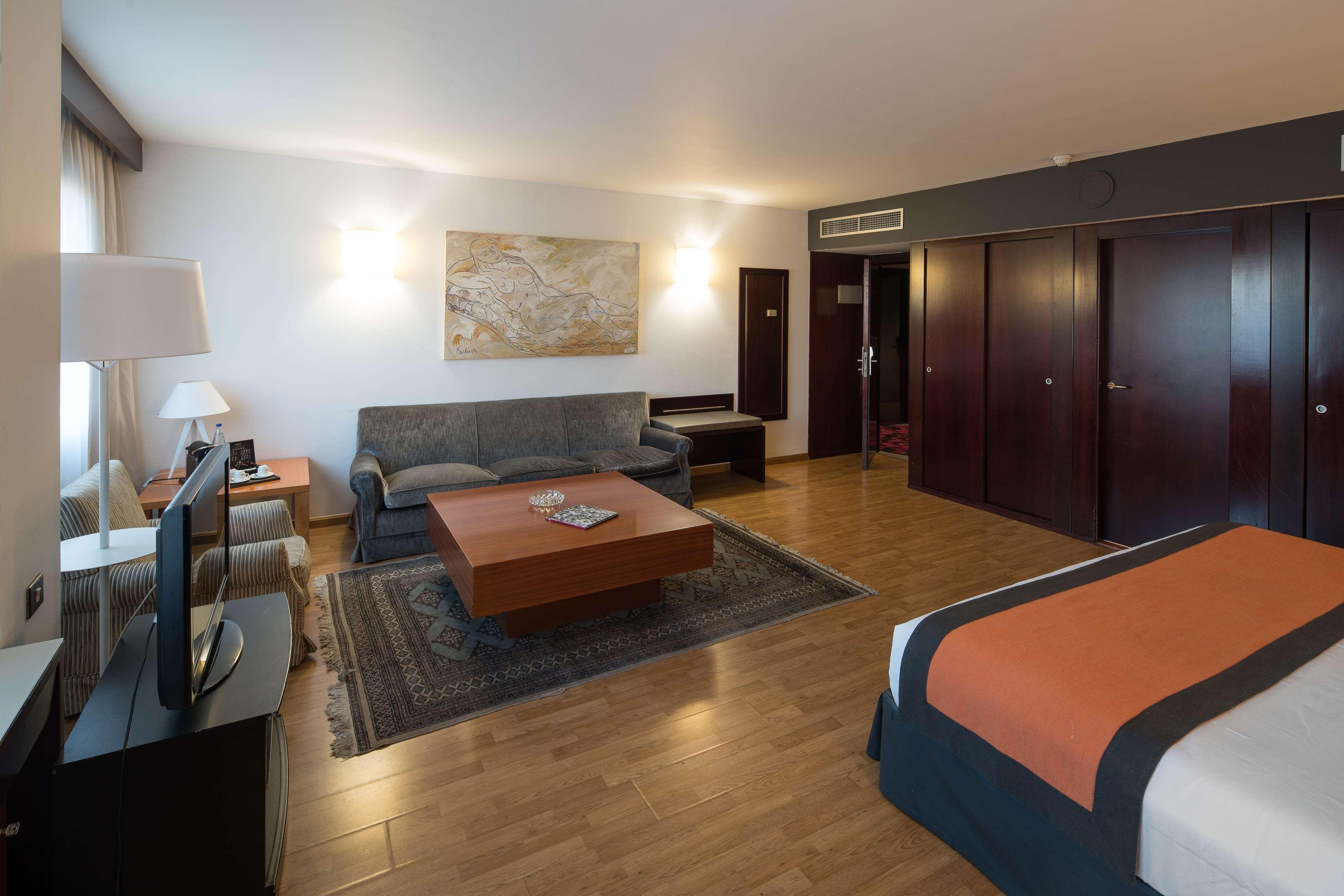 Catalonia Sabadell Hotel Exterior photo