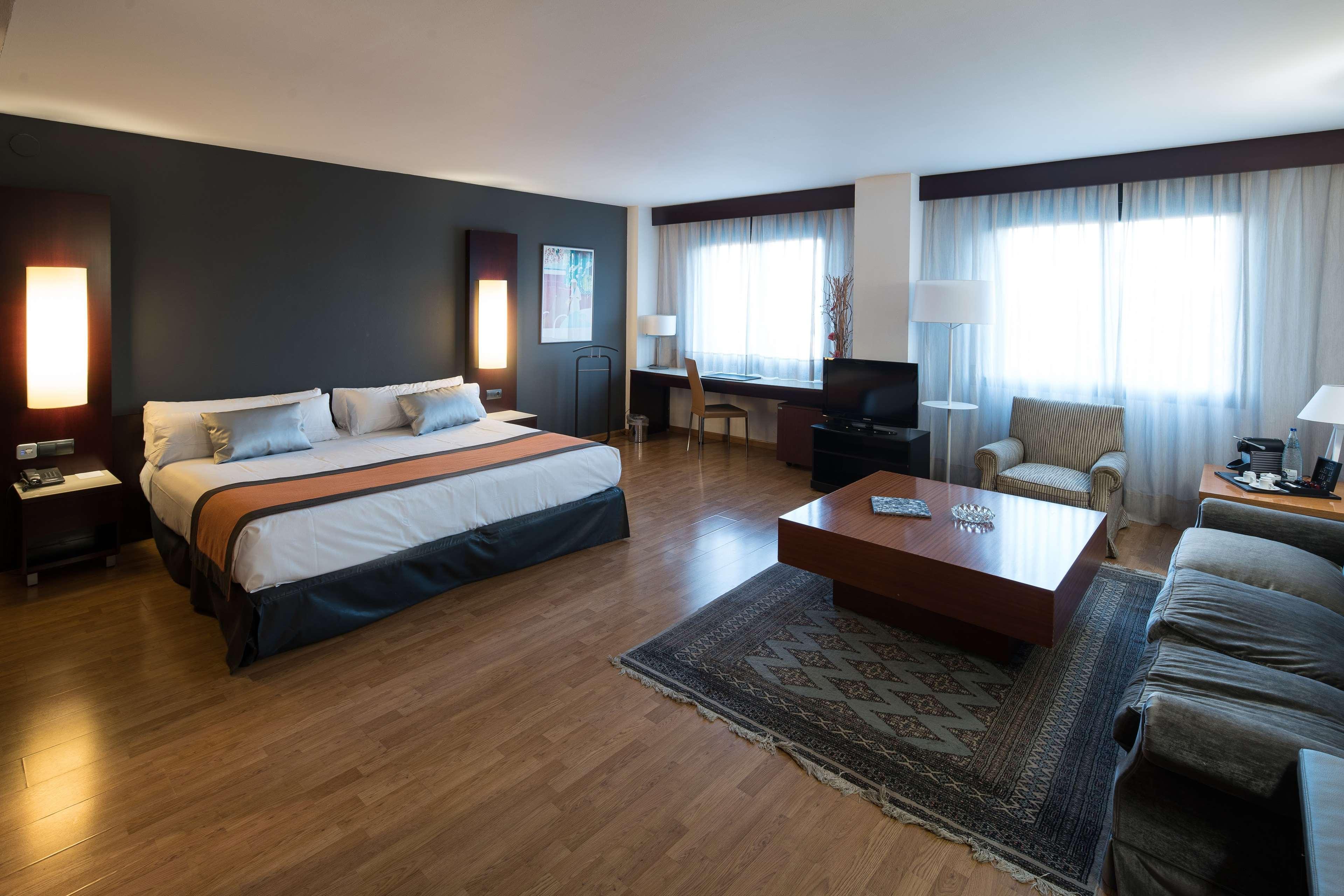 Catalonia Sabadell Hotel Exterior photo
