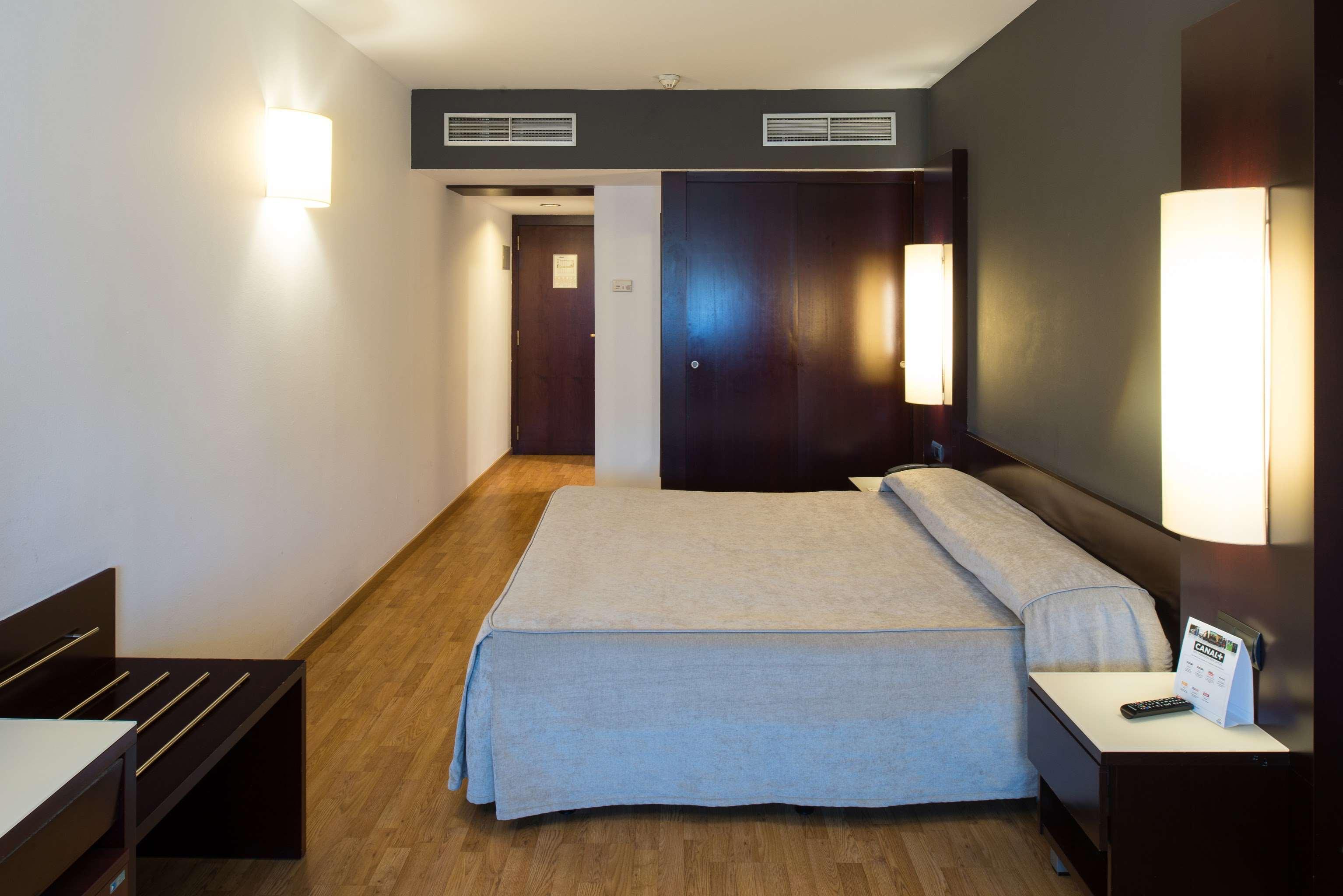 Catalonia Sabadell Hotel Exterior photo