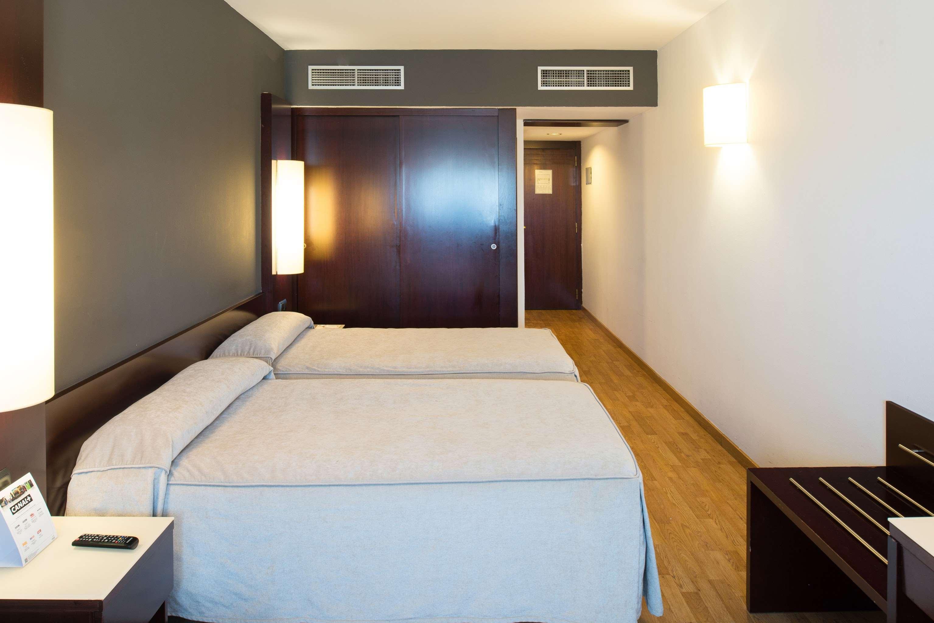 Catalonia Sabadell Hotel Exterior photo