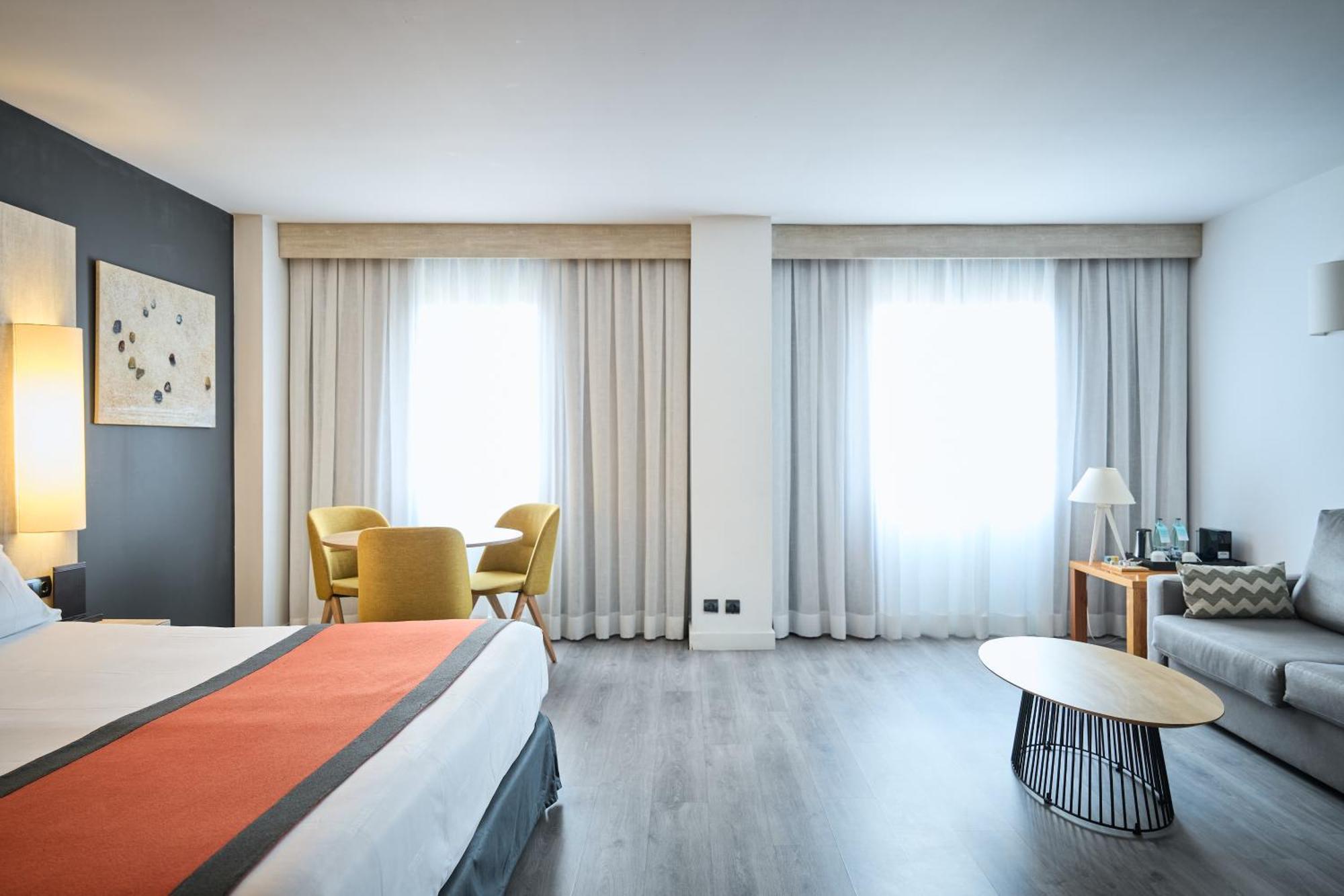 Catalonia Sabadell Hotel Exterior photo