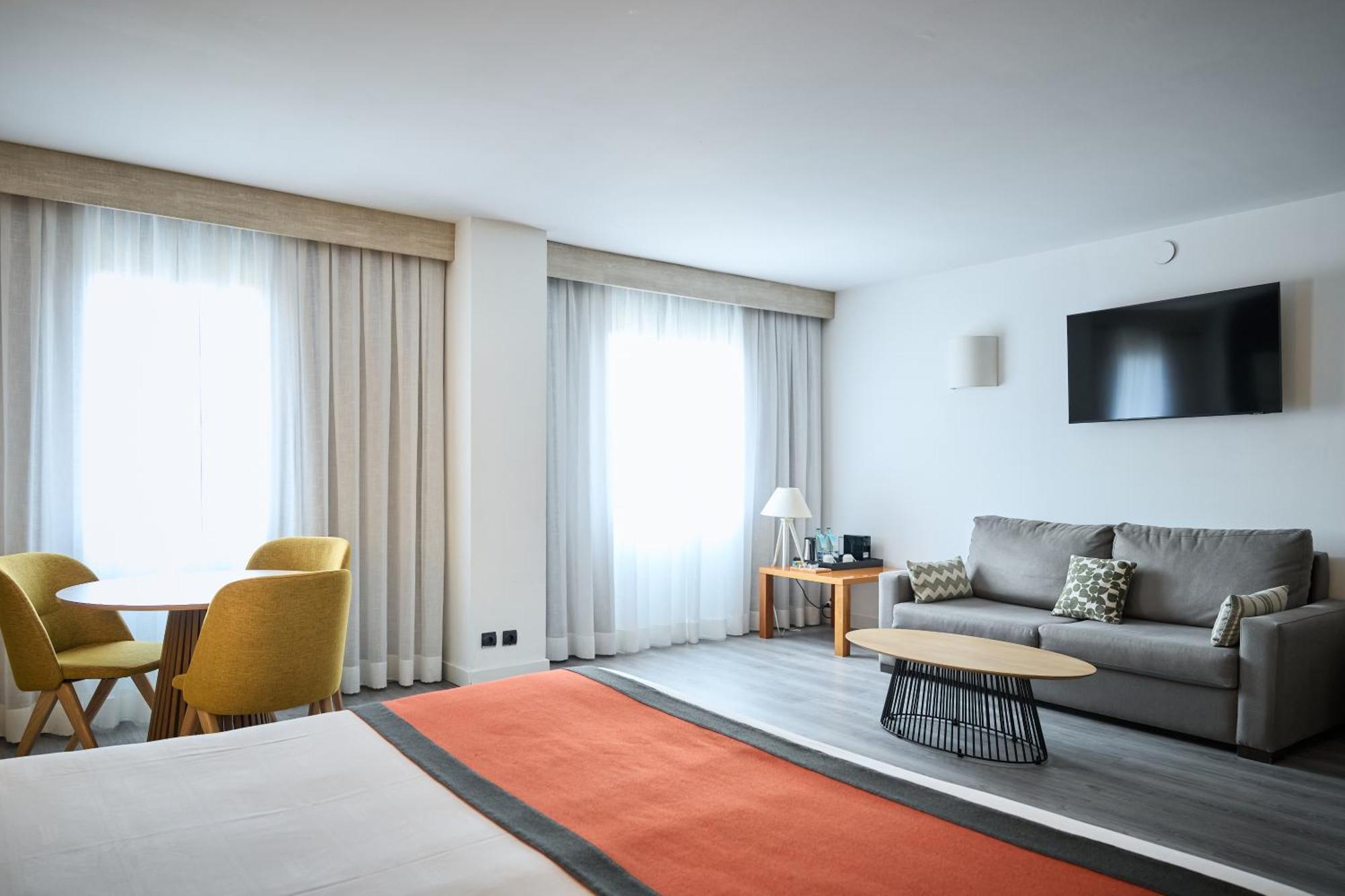 Catalonia Sabadell Hotel Room photo